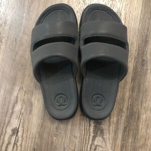 lululemon athletica Black restfeel Sandals